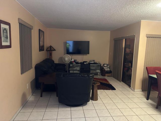 20140 NE 3rd Court 5, Miami, FL 33179