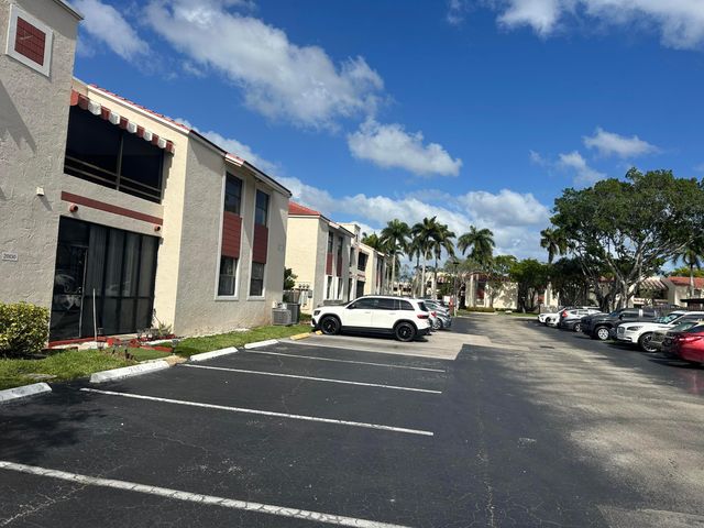 20140 NE 3rd Court 5, Miami, FL 33179