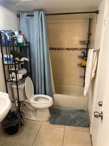 20140 NE 3rd Court 5, Miami, FL 33179