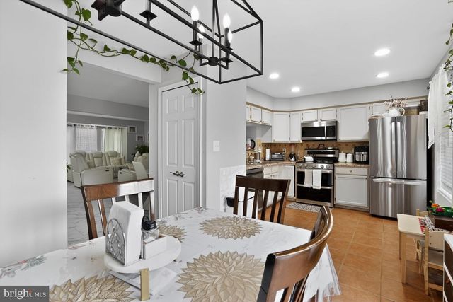 9214 JESSICA DR, Manassas Park, VA 20111