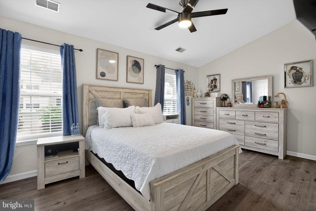 9214 JESSICA DR, Manassas Park, VA 20111