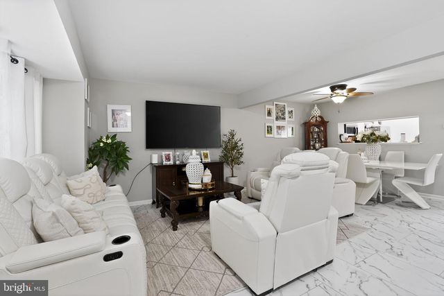 9214 JESSICA DR, Manassas Park, VA 20111