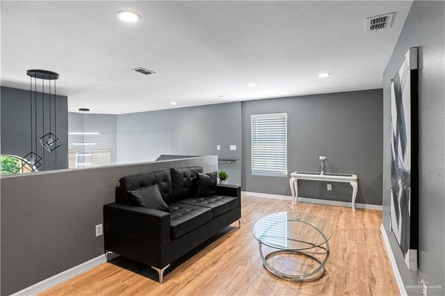 1101 Greenbriar Avenue, Mission, TX 78572