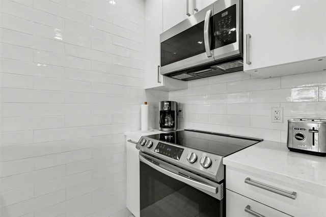 901 SW 11th Ave 16H, Hallandale Beach, FL 33009