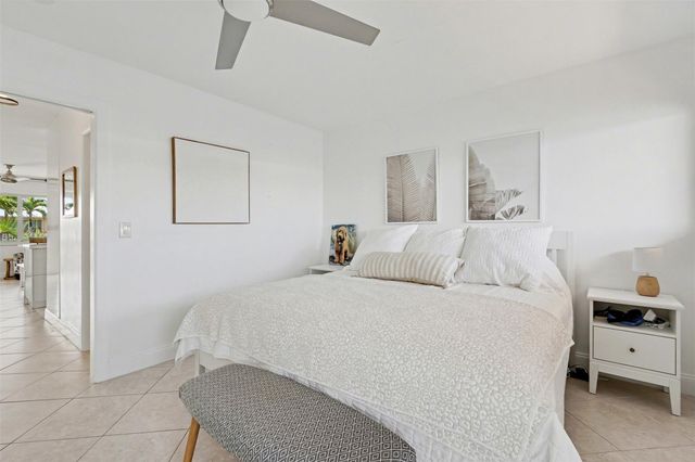 901 SW 11th Ave 16H, Hallandale Beach, FL 33009