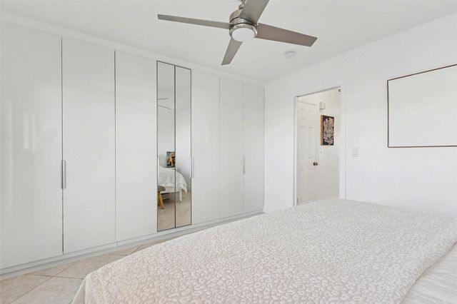 901 SW 11th Ave 16H, Hallandale Beach, FL 33009