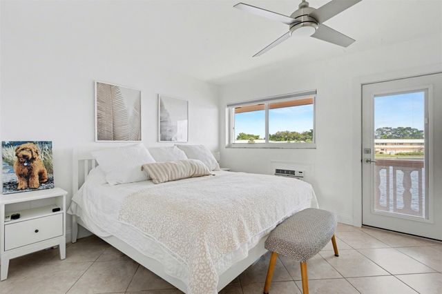 901 SW 11th Ave 16H, Hallandale Beach, FL 33009