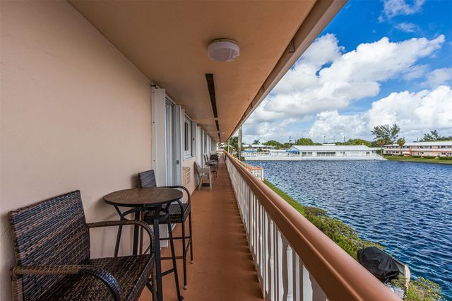 901 SW 11th Ave 16H, Hallandale Beach, FL 33009