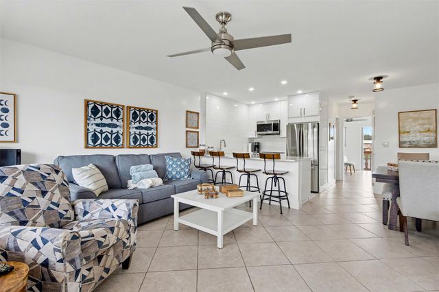 901 SW 11th Ave 16H, Hallandale Beach, FL 33009