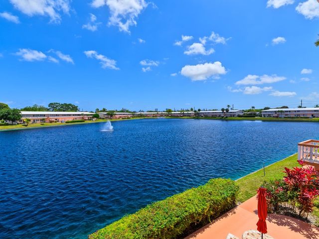 901 SW 11th Ave 16H, Hallandale Beach, FL 33009