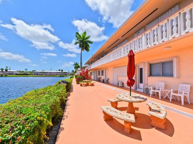 901 SW 11th Ave 16H, Hallandale Beach, FL 33009