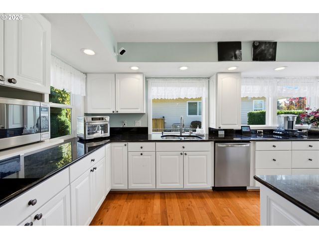 468 PALMER Dr N, Keizer, OR 97303