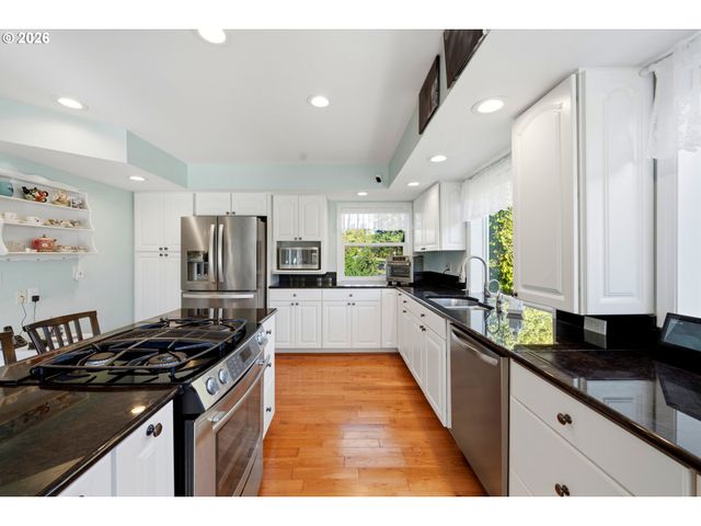 468 PALMER Dr N, Keizer, OR 97303