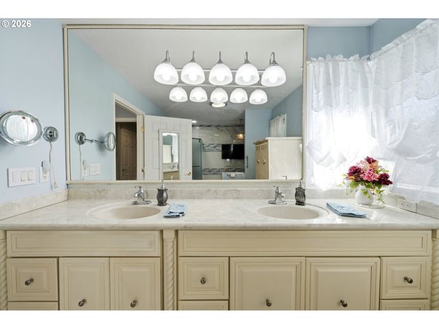 468 PALMER Dr N, Keizer, OR 97303