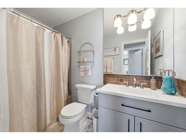 468 PALMER Dr N, Keizer, OR 97303