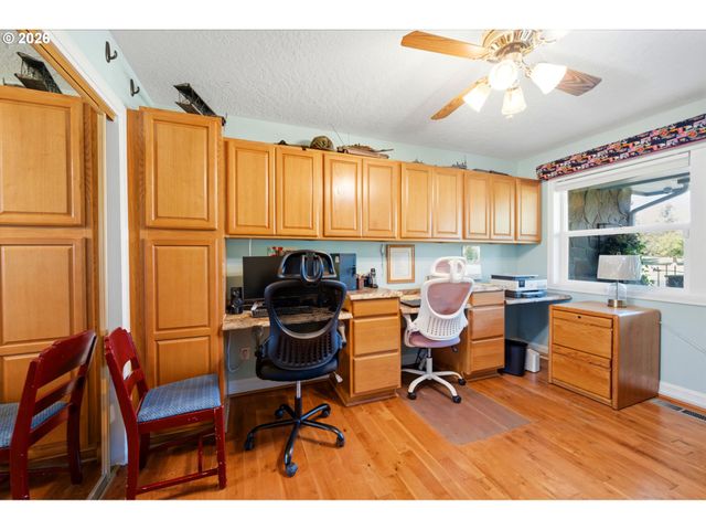 468 PALMER Dr N, Keizer, OR 97303