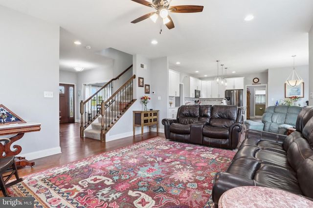 6792 HICKORY RD, Stewartstown, PA 17363