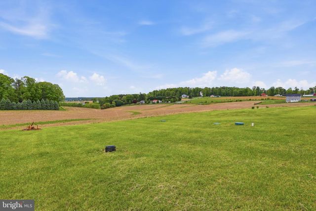 6792 HICKORY RD, Stewartstown, PA 17363
