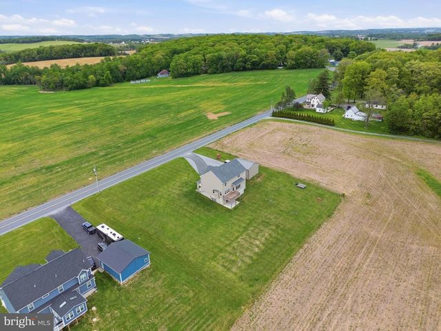 6792 HICKORY RD, Stewartstown, PA 17363