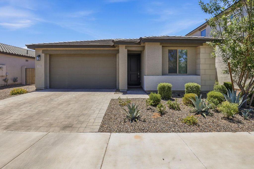 9319 E Sector Drive, Mesa, AZ 85212