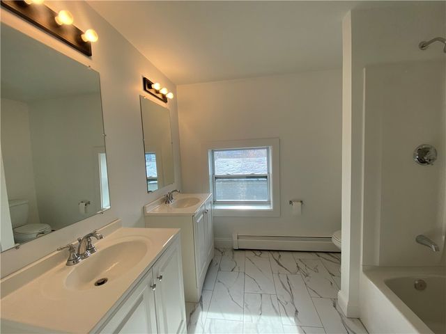 16 Clearview Avenue B, Portsmouth, RI 02871