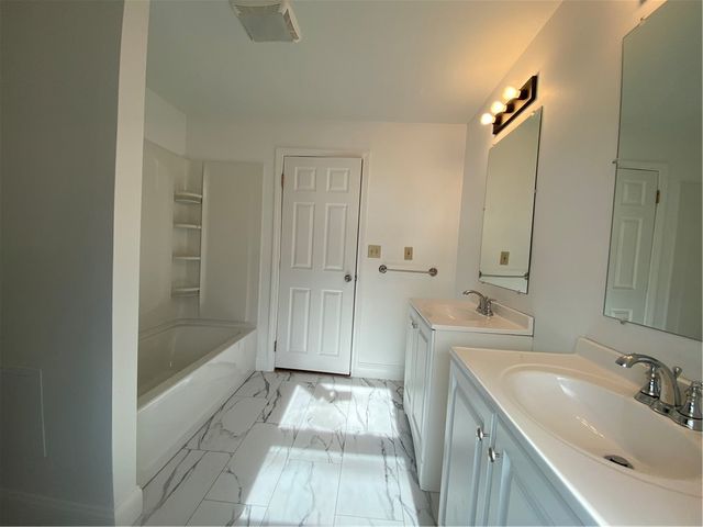 16 Clearview Avenue B, Portsmouth, RI 02871