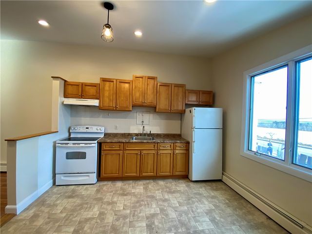 16 Clearview Avenue B, Portsmouth, RI 02871