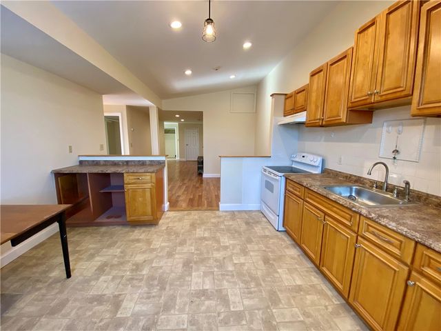 16 Clearview Avenue B, Portsmouth, RI 02871