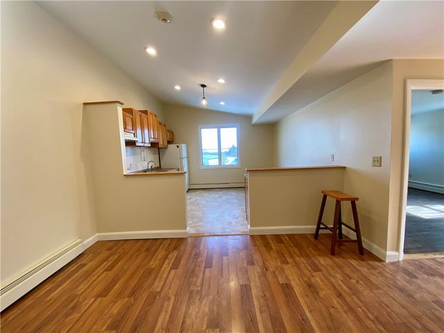 16 Clearview Avenue B, Portsmouth, RI 02871