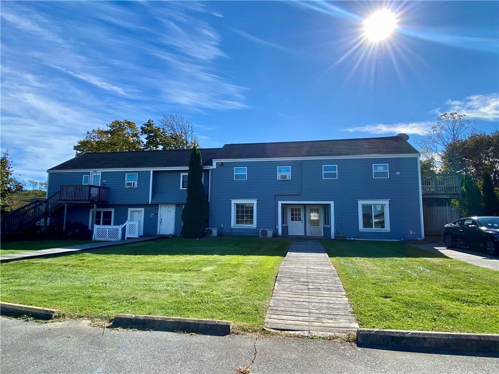 16 Clearview Avenue B, Portsmouth, RI 02871