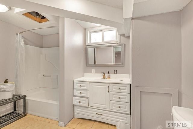 12473 N 5th E, Idaho Falls, ID 83401