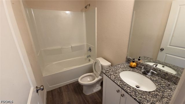 9112 Aegean CIR, Lehigh Acres, FL 33936