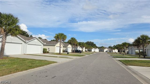 9112 Aegean CIR, Lehigh Acres, FL 33936