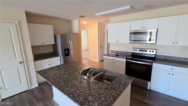 9112 Aegean CIR, Lehigh Acres, FL 33936