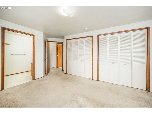 2365 L St, Springfield, OR 97477