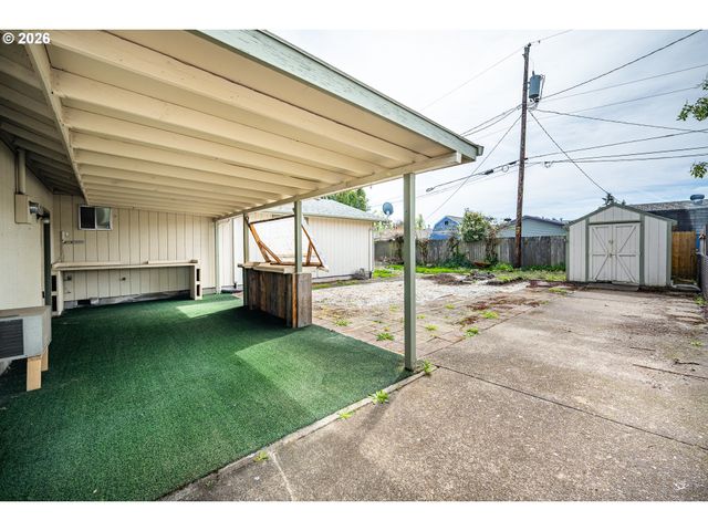 2365 L St, Springfield, OR 97477