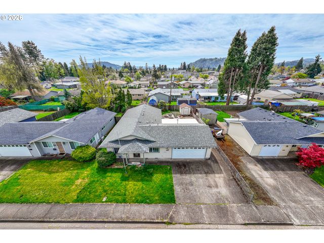 2365 L St, Springfield, OR 97477