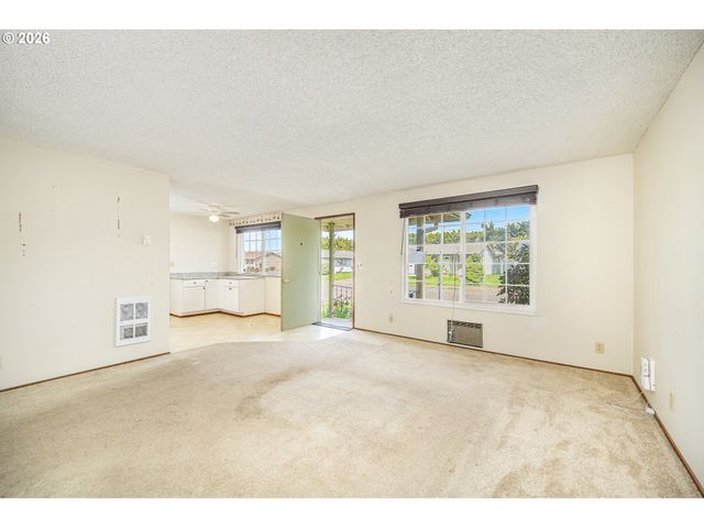 2365 L St, Springfield, OR 97477