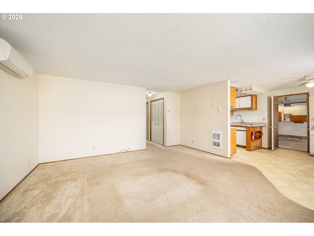 2365 L St, Springfield, OR 97477