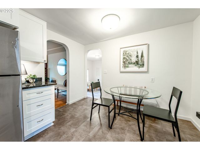 953 FORRESTER Way, Eugene, OR 97401