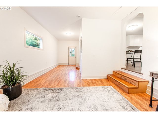953 FORRESTER Way, Eugene, OR 97401