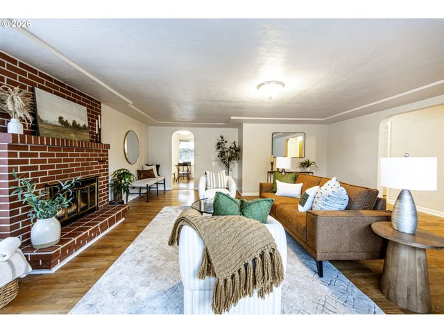 953 FORRESTER Way, Eugene, OR 97401