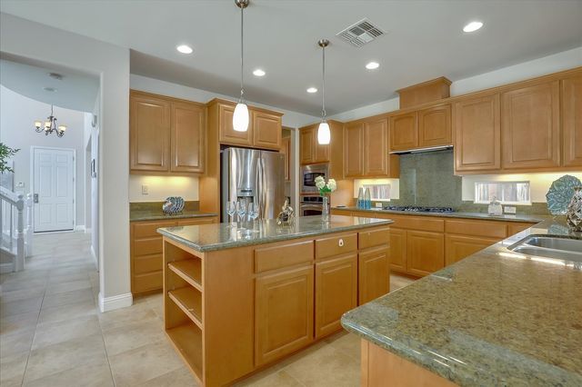 626 W La Canada Ave, Mountain House, CA 95391