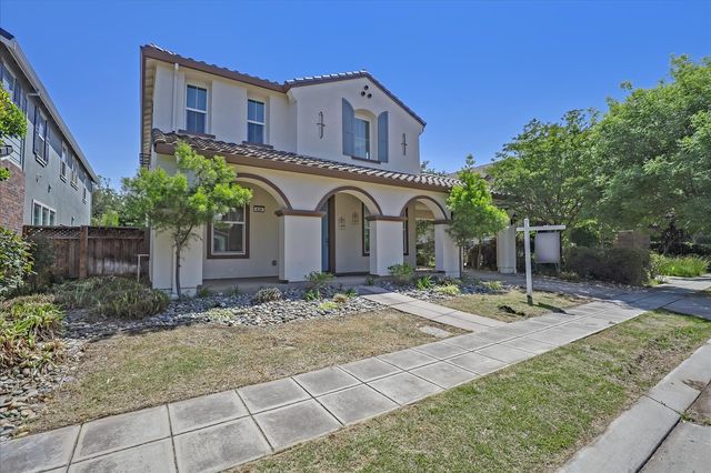 626 W La Canada Ave, Mountain House, CA 95391