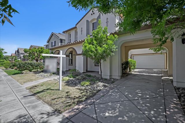 626 W La Canada Ave, Mountain House, CA 95391