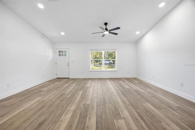 8 SPRING LOOP, Ocala, FL 34472