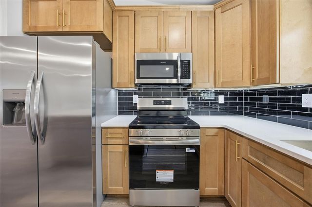 8 SPRING LOOP, Ocala, FL 34472