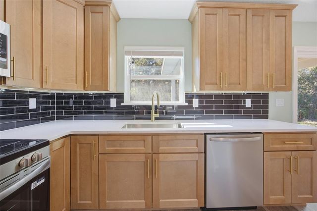 8 SPRING LOOP, Ocala, FL 34472