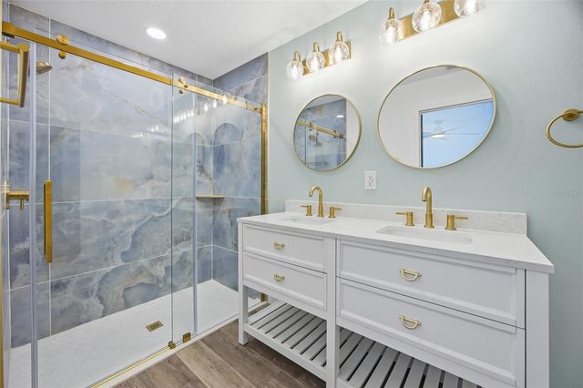 8 SPRING LOOP, Ocala, FL 34472