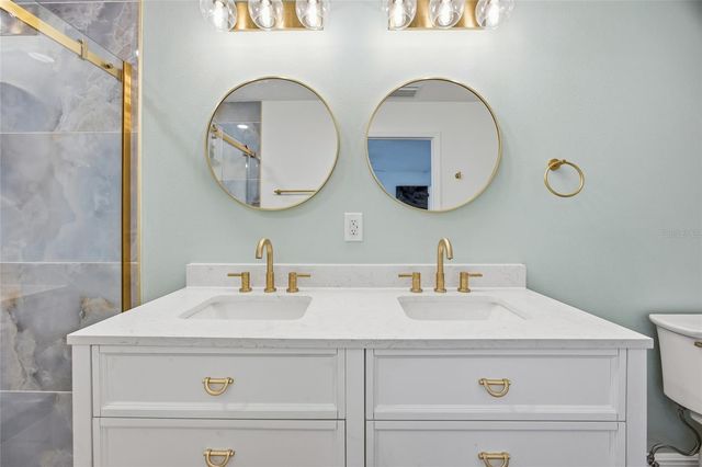 8 SPRING LOOP, Ocala, FL 34472